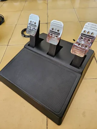 Volante y Pedales Thrustmaster T150 Pro