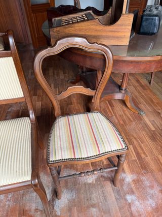 Juego de 2 sillas de madera