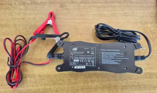 Caricabatterie Auto XS con Display