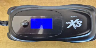 Caricabatterie Auto XS con Display