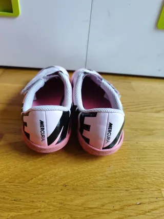 Botas de fútbol Nike niño Talla 29.5