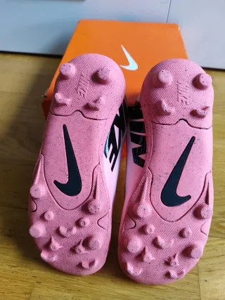 Botas de fútbol Nike niño Talla 29.5