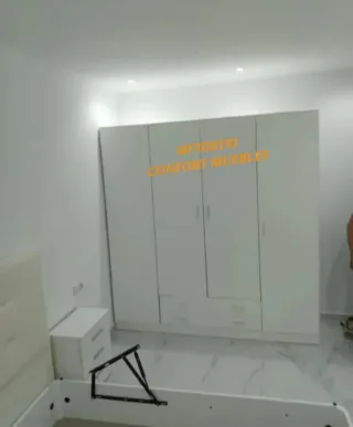 Armadi eleganti e spaziosi in legno con 2, 3 e 4 ante