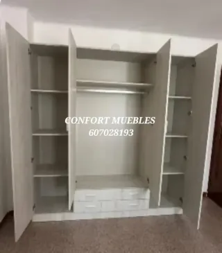 Armadi eleganti e spaziosi in legno con 2, 3 e 4 ante