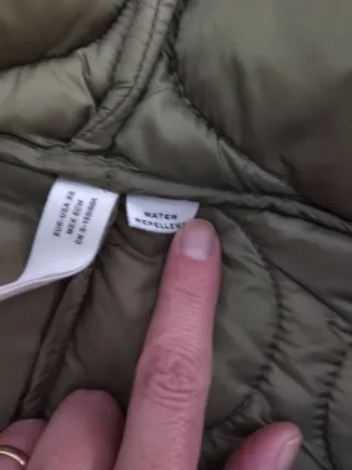 Cazadora larga acolchada verde Mango