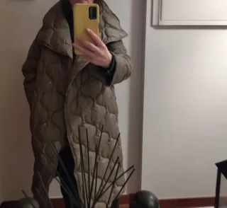 Cazadora larga acolchada verde Mango