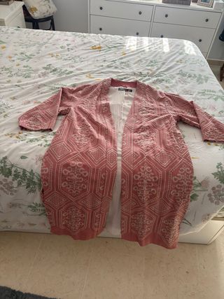 Kimono rosa bordado talla única