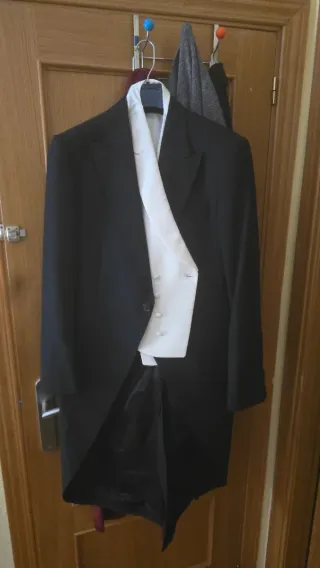 Traje Chaqué y Chaleco Negro/Blanco