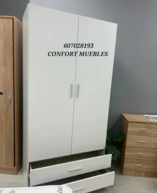 Armadi nuovi in legno spaziosi ed eleganti con 2, 3 e 4 ante