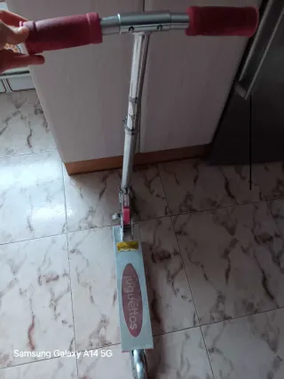 Patinete infantil Juguettos rosa