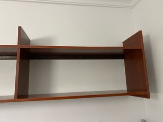 Estantería de madera maciza