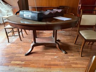 Mesa de comedor redonda de madera