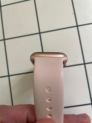 Apple Watch 4 oro Rosa perfettamente funzionante