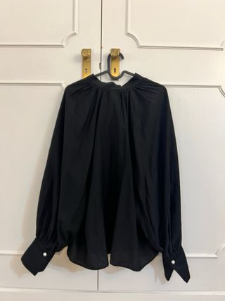 Blusa negra de H&M