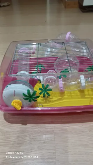 Jaula Hamster con Tubos y Rueda y pelota .