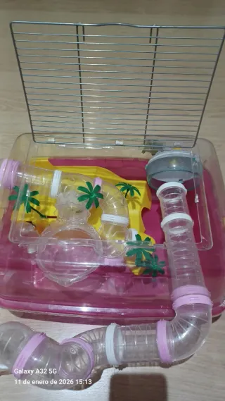 Jaula Hamster con Tubos y Rueda y pelota .