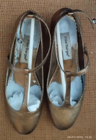 Zapatos Pilar Burgos Tacon Dorado