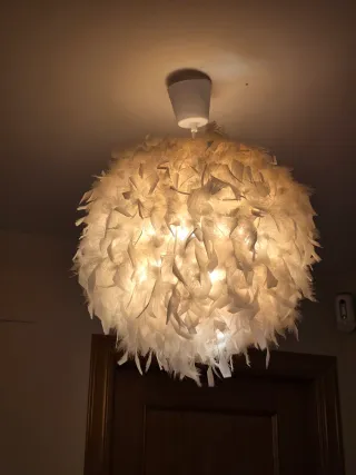 Lámpara de techo de plumas blanca