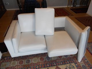 Coppia divani in pelle bianca
