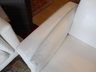 Coppia divani in pelle bianca