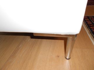 Coppia divani in pelle bianca