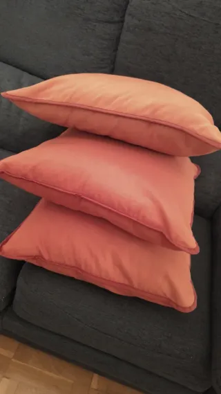 Cojines rojos tres unidades