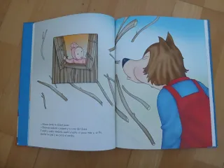 Caillou. Los tres cerditos