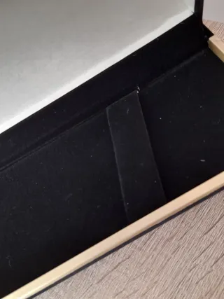 Estuche negro terciopelo, a estrenar