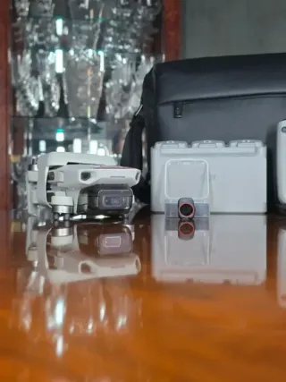 Dron DJI Mini 2 Fly More Combo