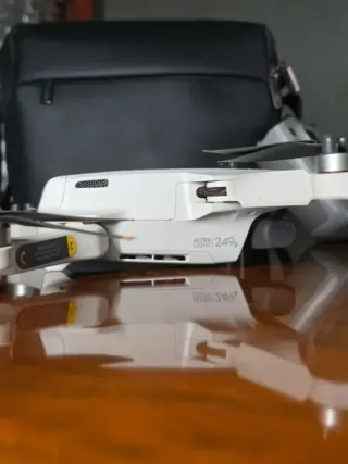 Dron DJI Mini 2 Fly More Combo