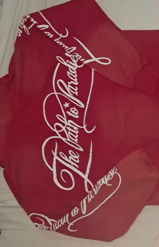 Sudadera con cremallera y capucha roja