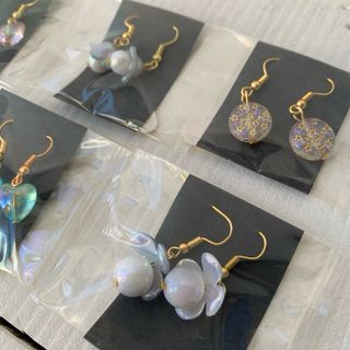 Lote de 6 pares de pendientes dorados