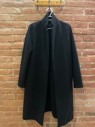 Abrigo largo negro Zara