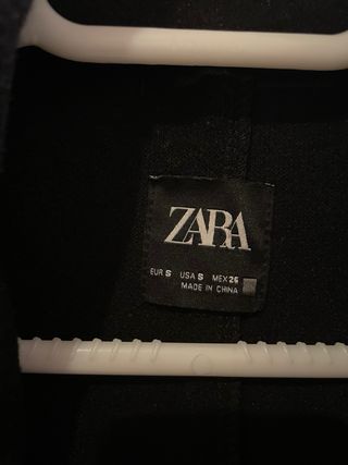 Abrigo largo negro Zara