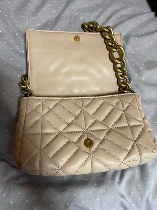 Bolso Zara acolchado cadena dorada
