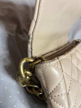 Bolso Zara acolchado cadena dorada