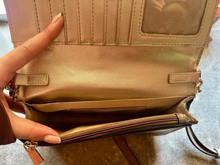 Bolso Guess Marrón y Dorado