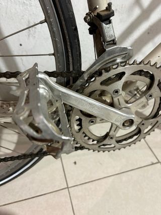 Bicicleta de carretera blanca