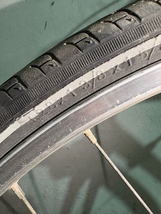 Bicicleta de carretera blanca