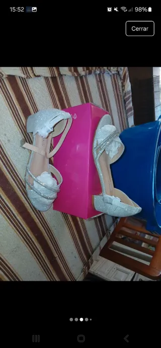 Sandalias plateadas con pedrería