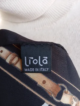 Pañuelo seda Liola negro y dorado