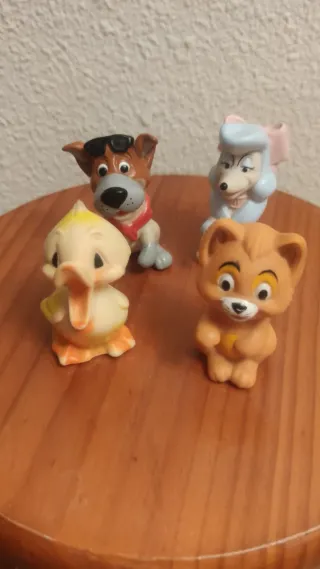 Lote 4 figuras goma animales