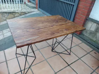 Mesa escritorio madera olivo y metal