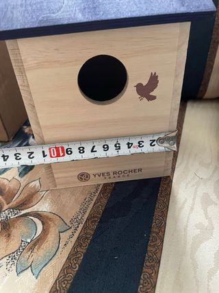 Casa de pájaros Yves Rocher para cremas y cosas.