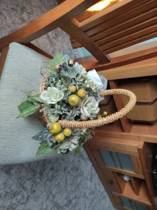 Cesta decorativa floral mimbre