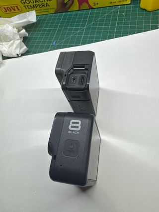 GoPro Hero 8 Black + GoPro Hero 5 (Da Riparare)