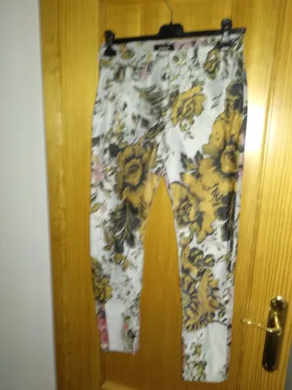 Pantalón Desigual estampado floral