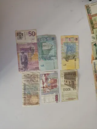 Lote Billetes Europa: Serbia, Ucrania, Italia