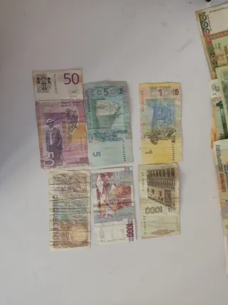 Lote Billetes Europa: Serbia, Ucrania, Italia