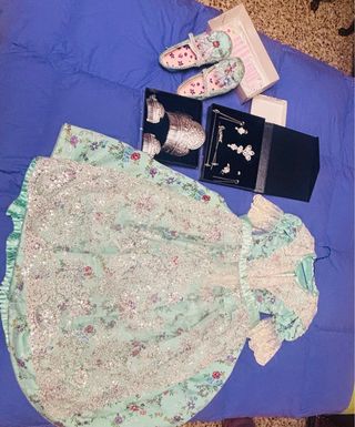 Falda y corpiño fallera niña 8-10 años mas tela.